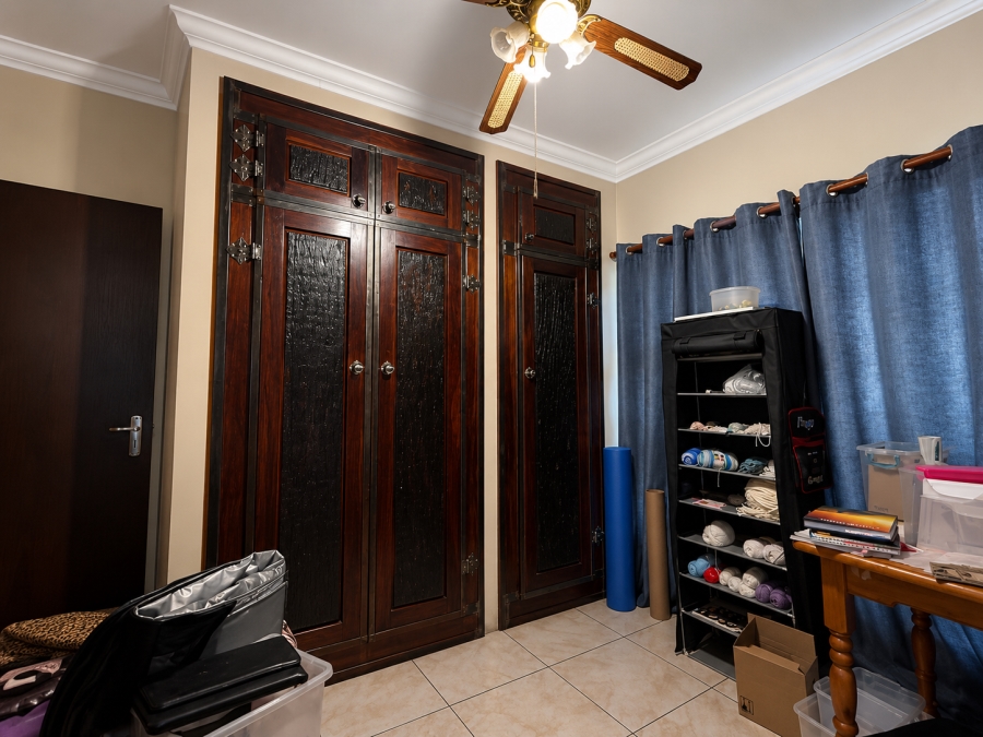 5 Bedroom Property for Sale in Melodie North West